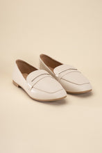 Load image into Gallery viewer, Harriet Classic Slim Loafer
