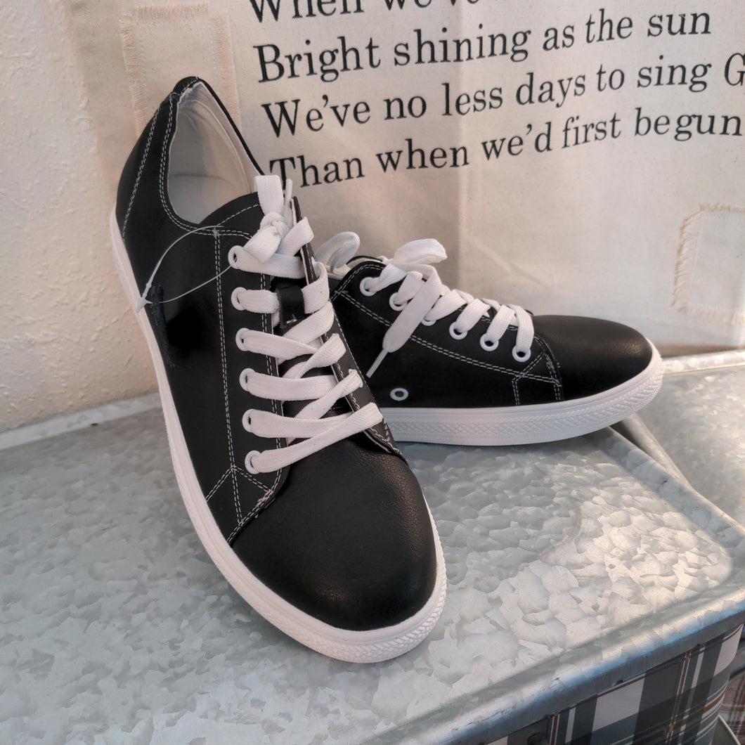 Leather Classic Lace Up Sneaker