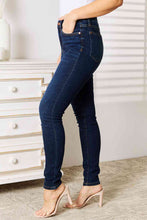 Load image into Gallery viewer, Judy Blue Full Size Skinny Jeans with Pockets

