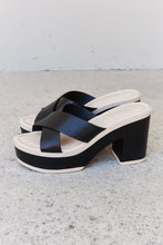 Load image into Gallery viewer, Weeboo Contrast Platform Sandals in Black
