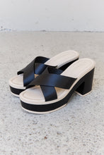 Load image into Gallery viewer, Weeboo Contrast Platform Sandals in Black

